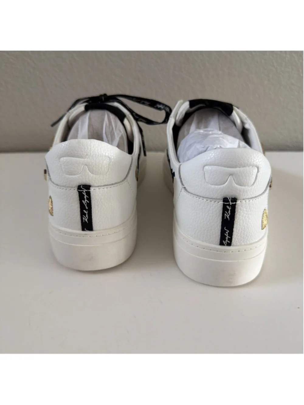 NEW Karl Lagerfeld Paris Women's Cate Pins Embellished Sneakers Size 9 Leather